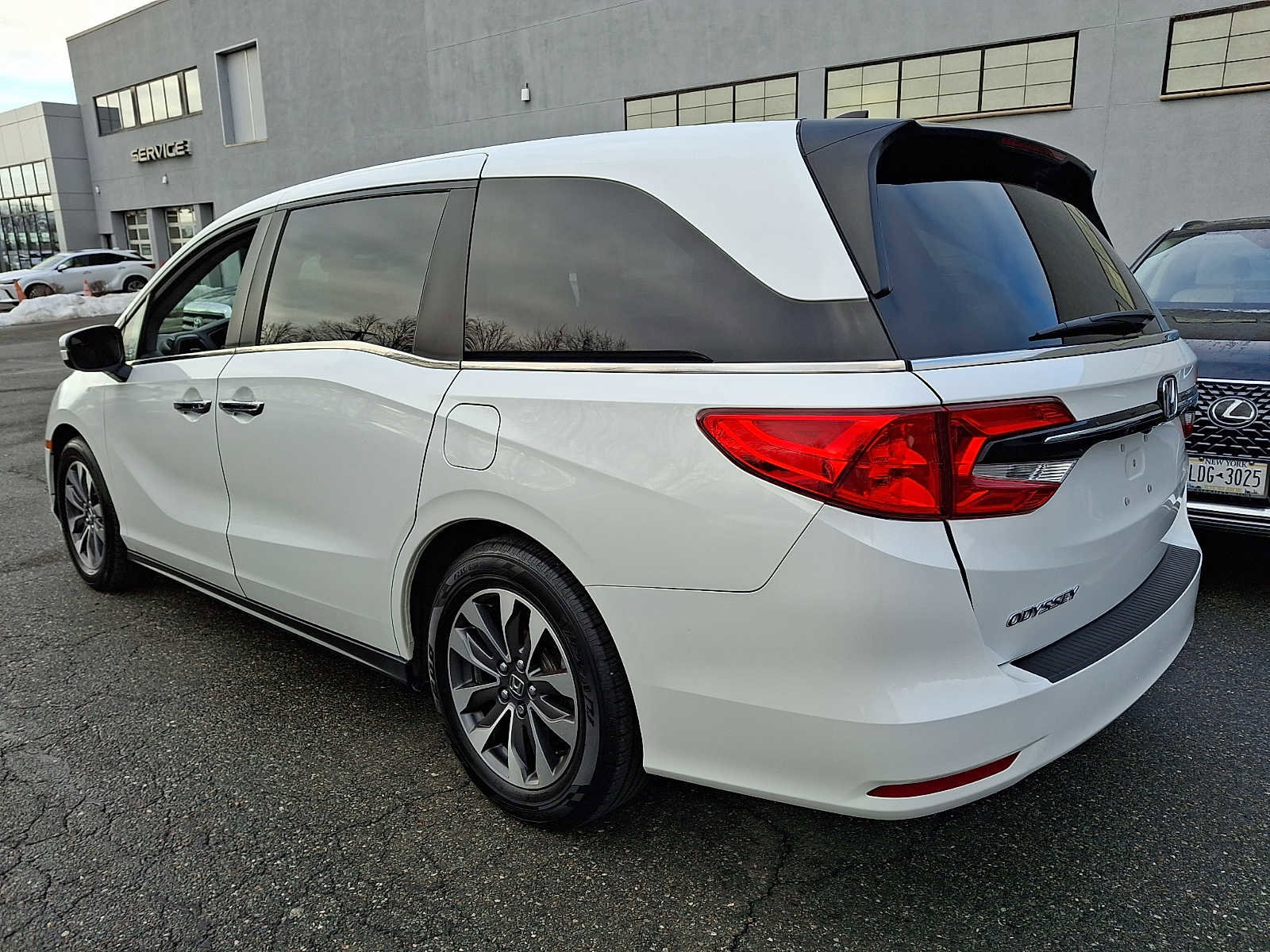 Used 2023 Honda Odyssey EX-L image 5