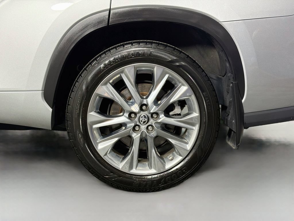 Used 2023 Toyota Highlander Limited AWD/4WD image 33