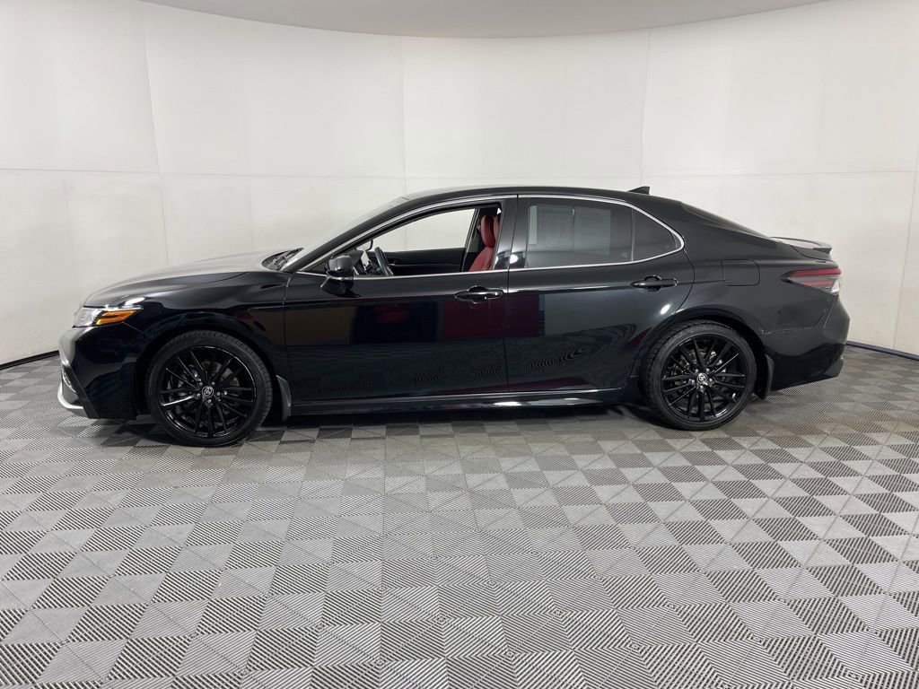 Used 2021 Toyota Camry XSE image 2