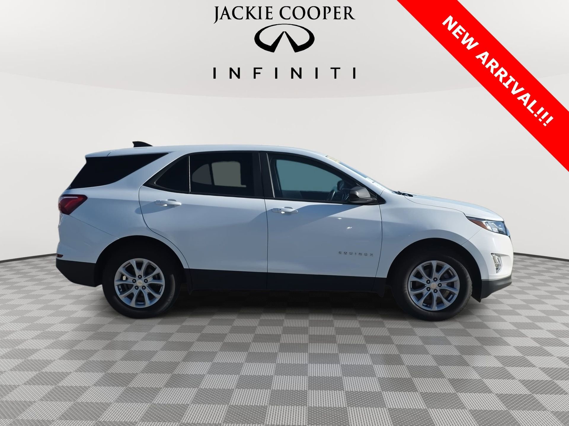 Used 2020 Chevrolet Equinox LS w/ LS Convenience Package image 4