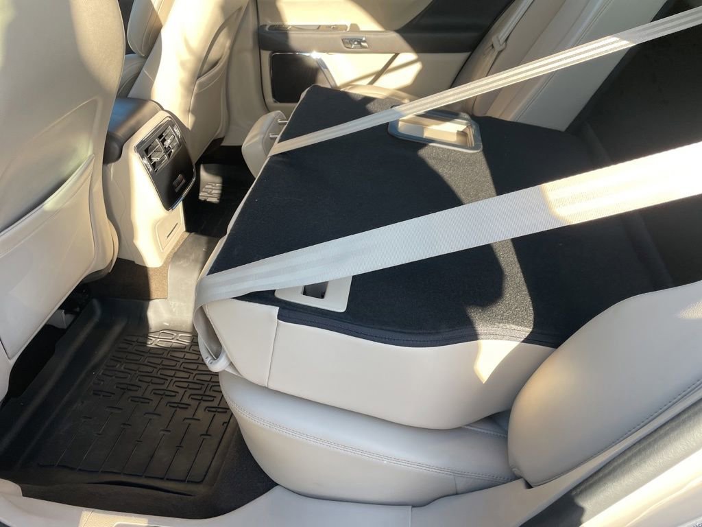 Used 2020 Lincoln Continental Standard w/ Premium Package image 30