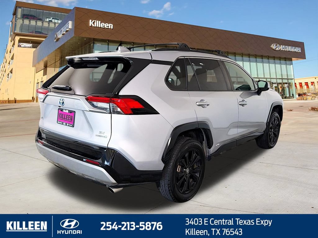 Used 2022 Toyota RAV4 SE AWD/4WD image 8
