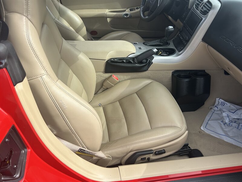 Used 2005 Chevrolet Corvette Convertible w/ Preferred Equipment Group image 24