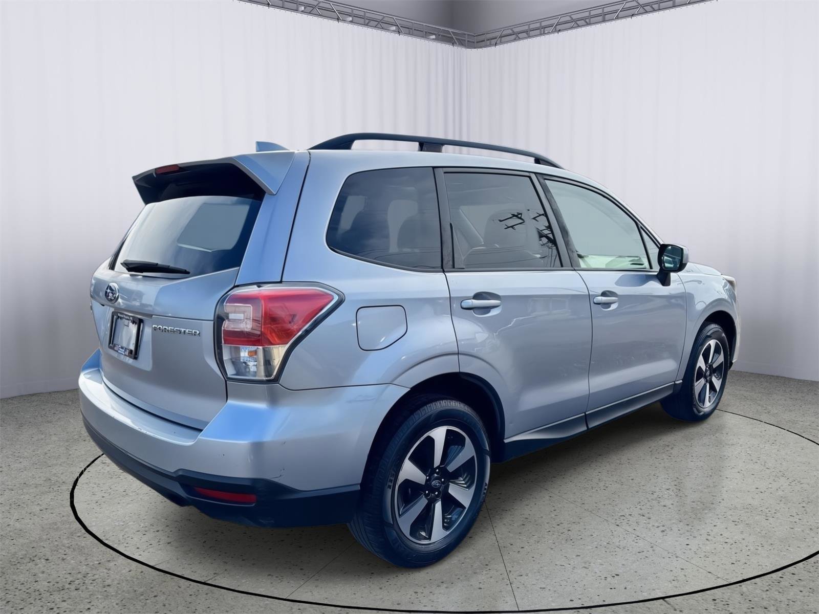 Used 2018 Subaru Forester 2.5i Premium w/ All-Weather Package AWD/4WD image 6