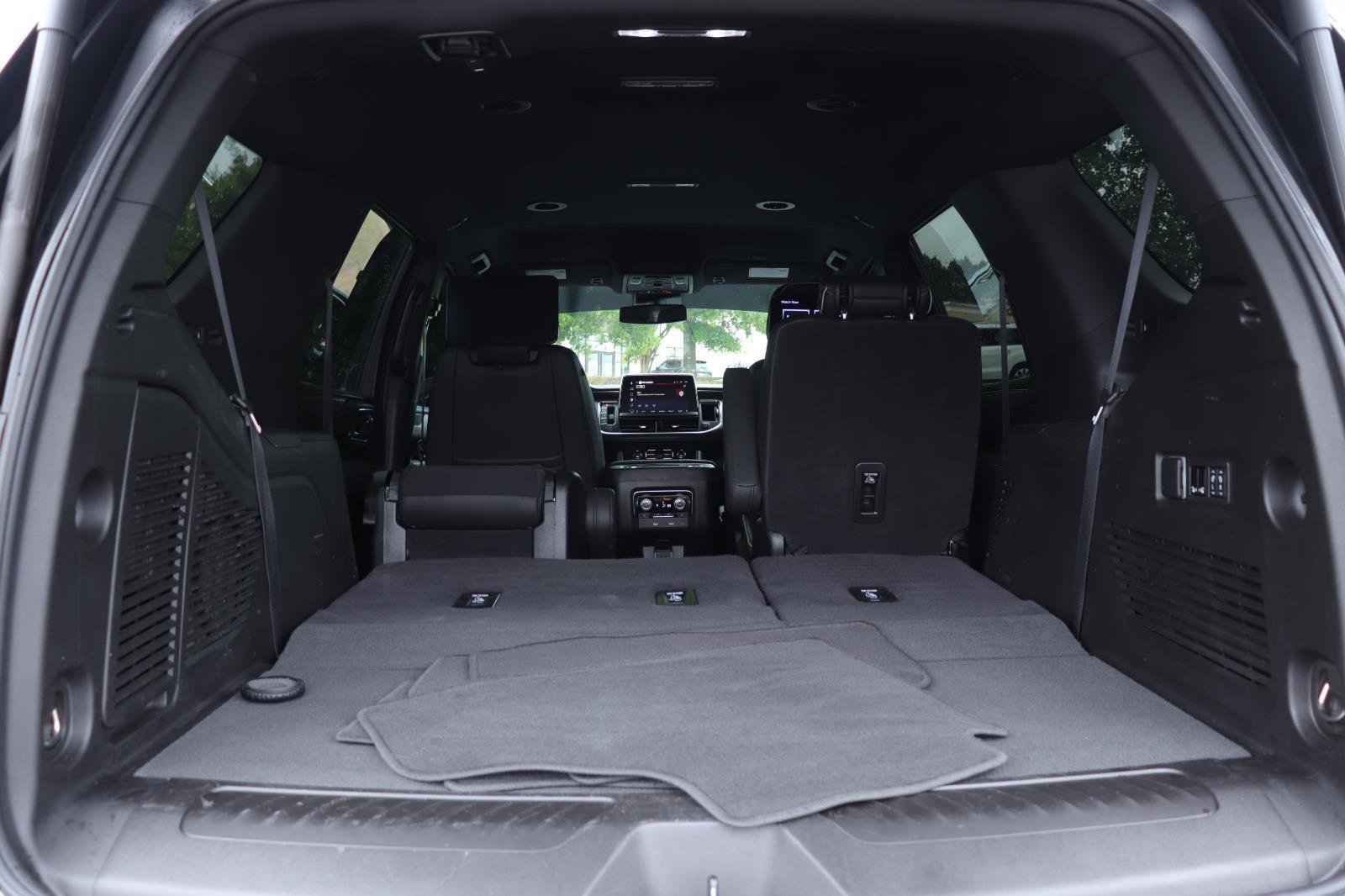 Used 2024 GMC Yukon SLT w/ SLT Luxury Package AWD/4WD image 21