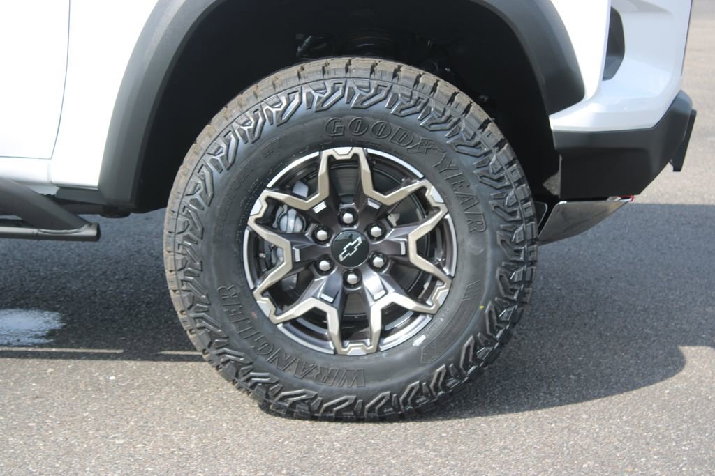 New 2026 Chevrolet Colorado ZR2 AWD/4WD image 12