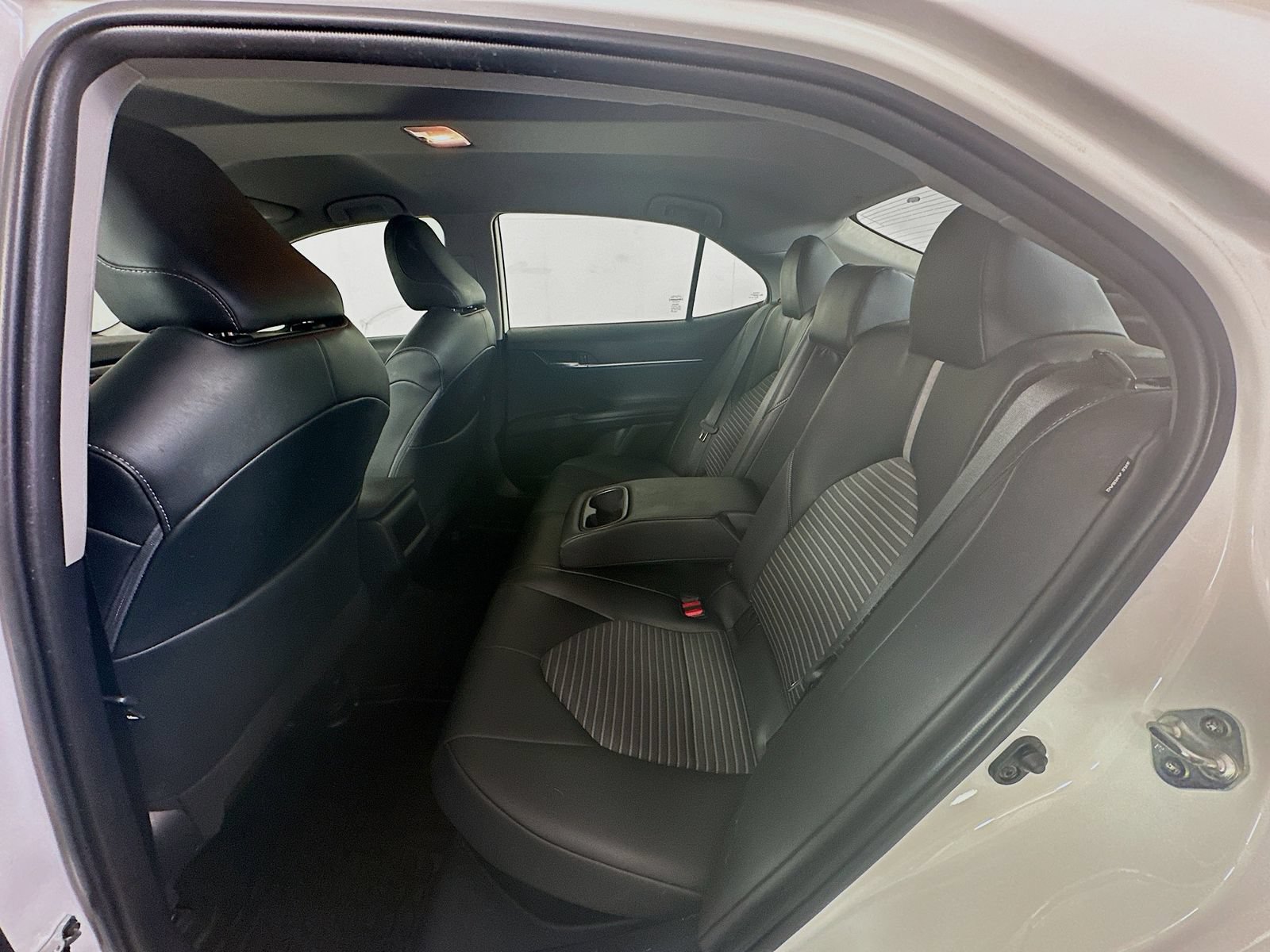Used 2023 Toyota Camry SE FWD image 22