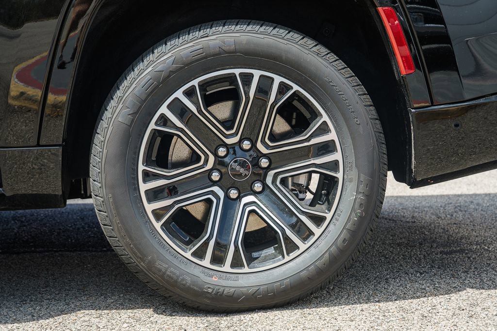 New 2026 Jeep Grand Wagoneer 4WD image 21