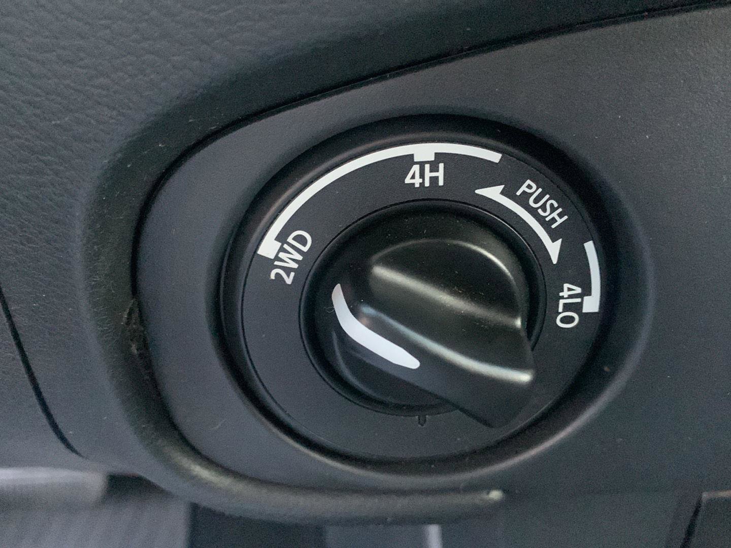 Used 2023 Nissan Frontier SV w/ Midnight Edition Package image 8