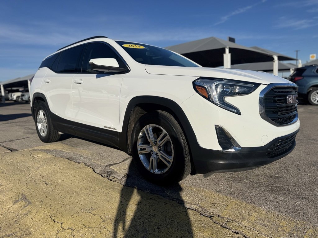 Used 2019 GMC Terrain SLE w/ Driver Convenience Package image 3