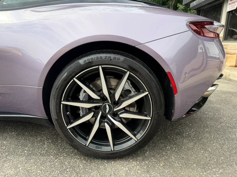 Used 2017 Aston Martin DB11 V12 RWD image 10