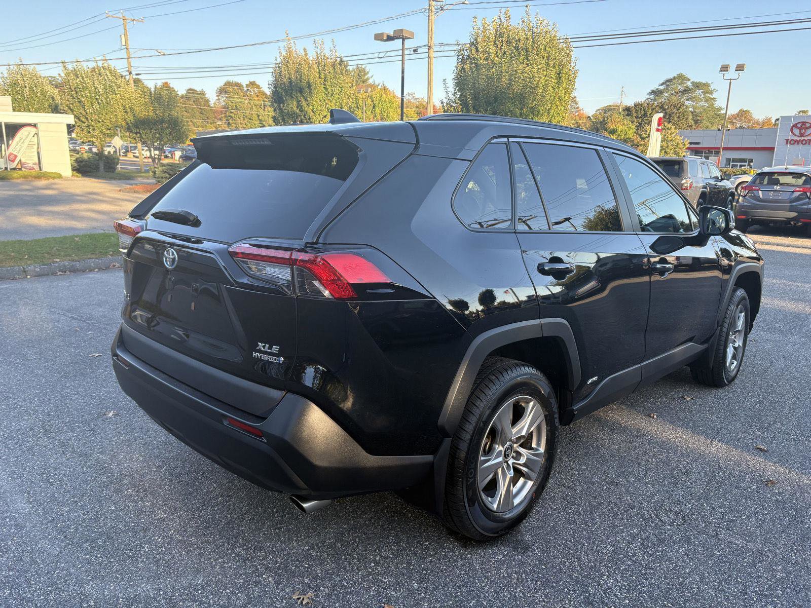 Used 2024 Toyota RAV4 XLE image 7