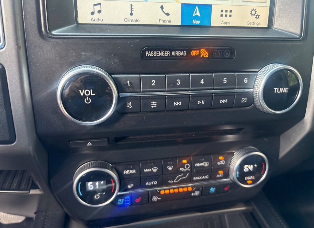 Used 2018 Ford Expedition XLT w/ Equipment Group 202A AWD/4WD image 13