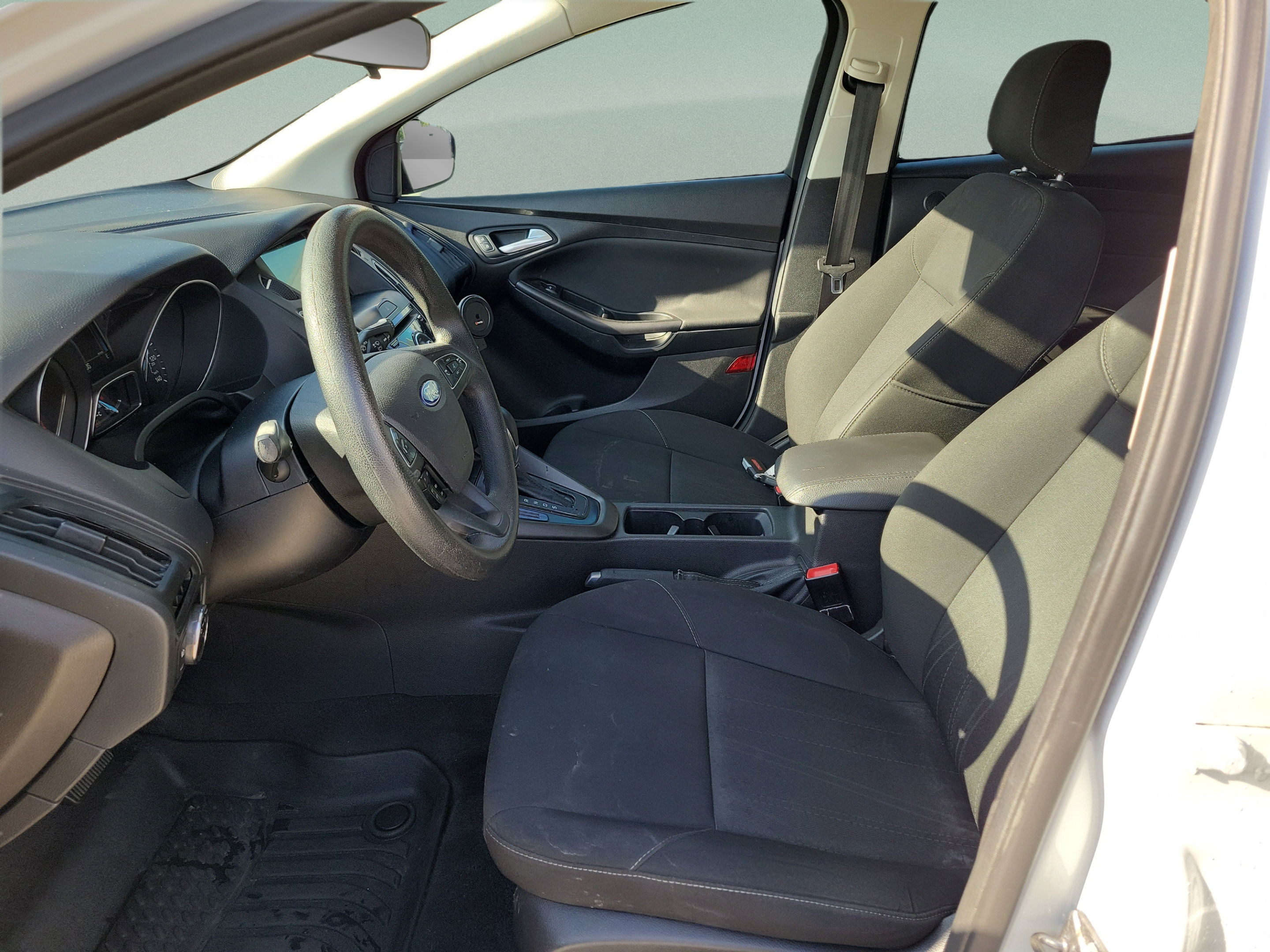 Used 2018 Ford Focus SEL FWD image 14