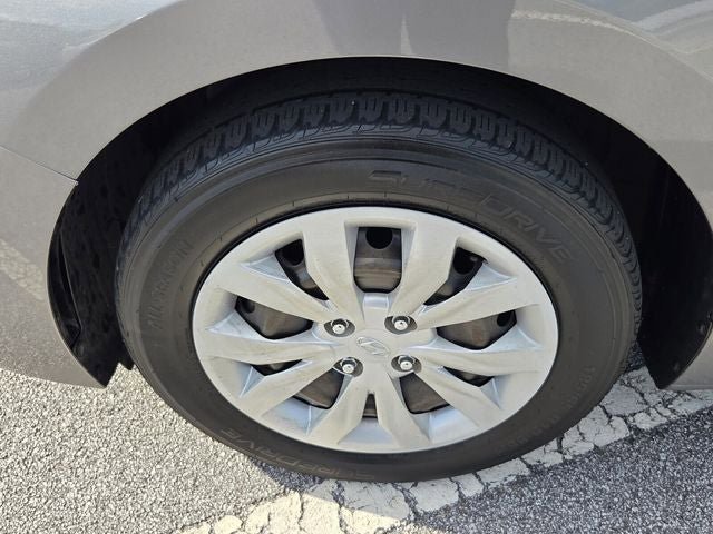 Used 2021 Hyundai Accent SE FWD image 10