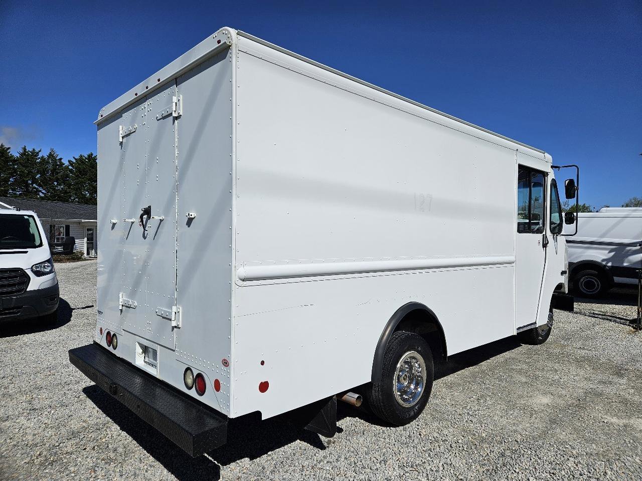 Used 2013 Ford E-350 and Econoline 350 Super Duty w/ Air Conditioning Prep Pkg image 5