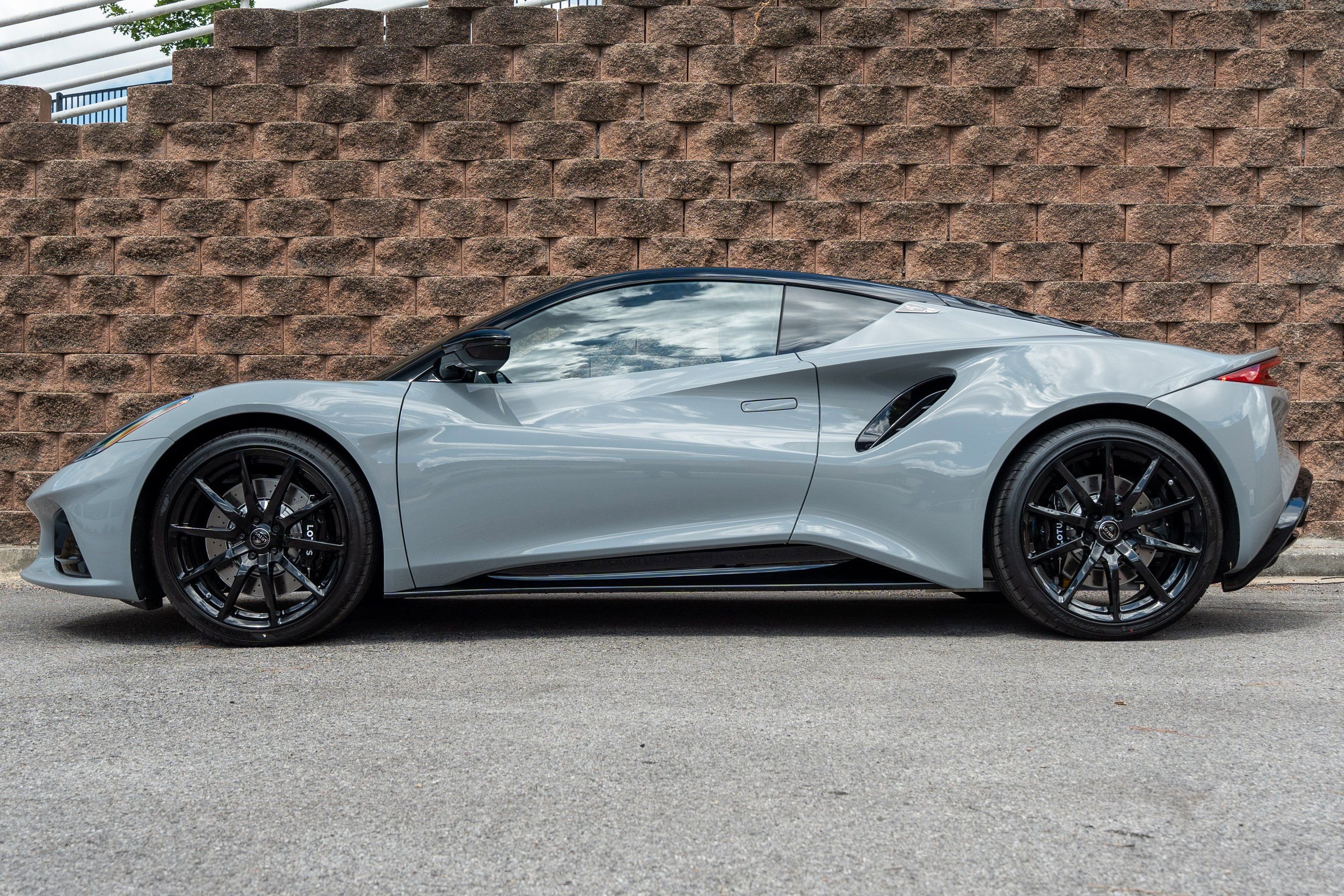 New 2025 Lotus Emira image 36