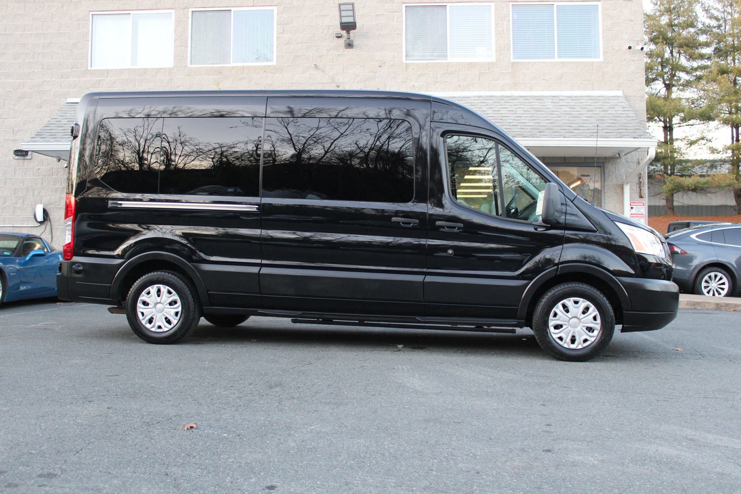 Used 2019 Ford Transit 350 XLT image 29