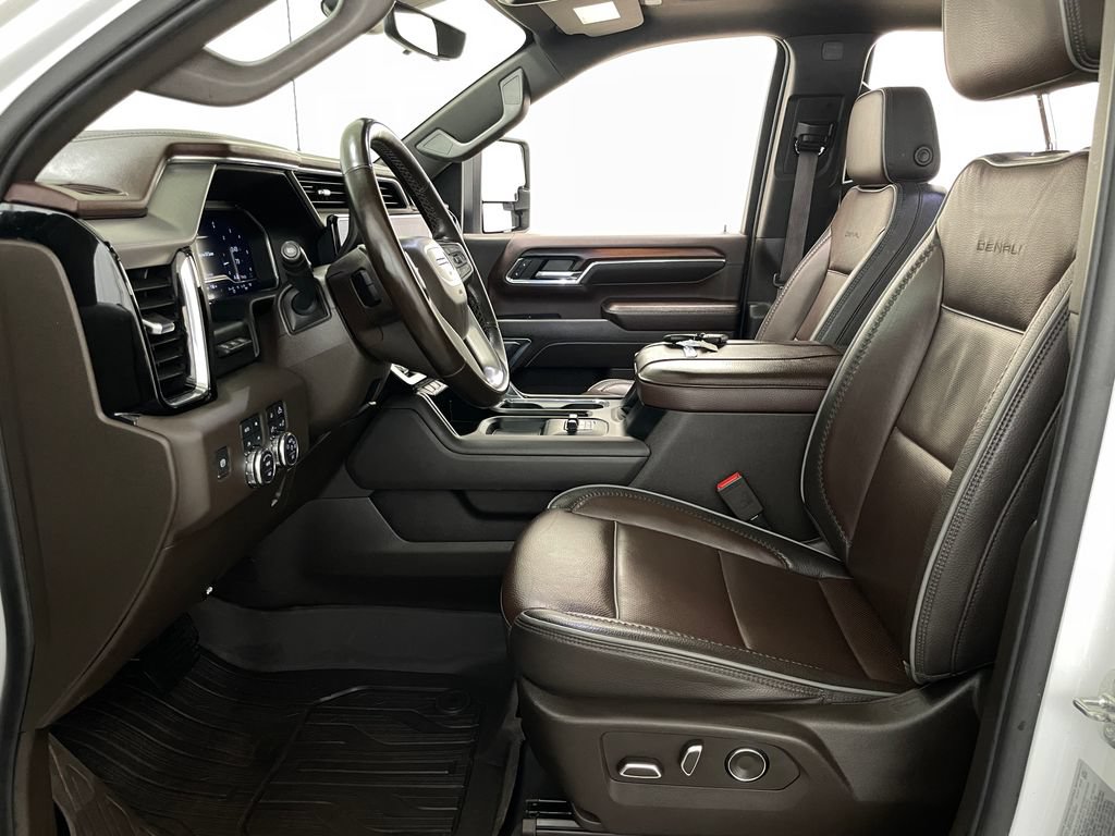 Certified 2024 GMC Sierra 3500 Denali w/ Denali Reserve Package AWD/4WD image 9