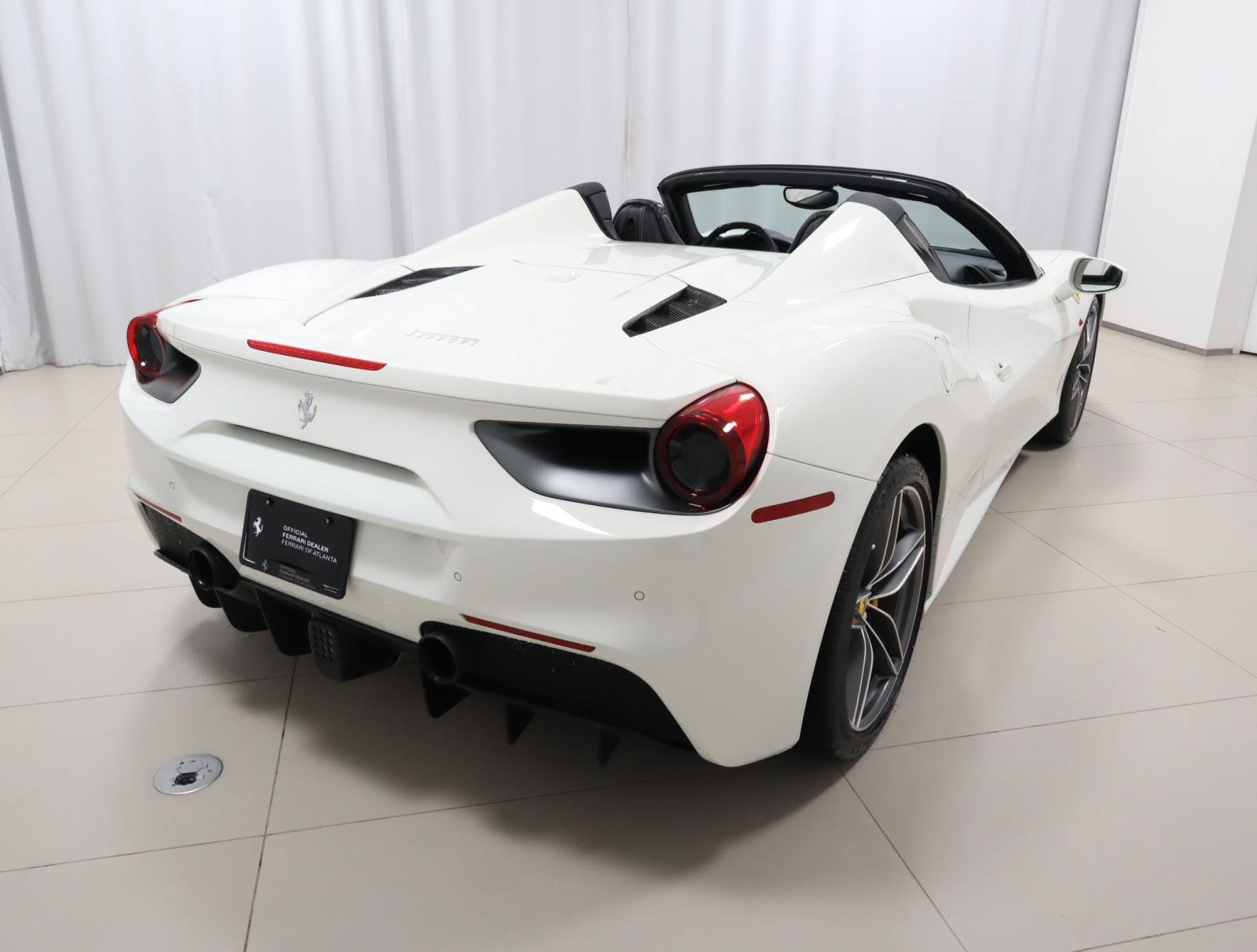 Used 2018 Ferrari 488 Spider Convertible RWD image 10