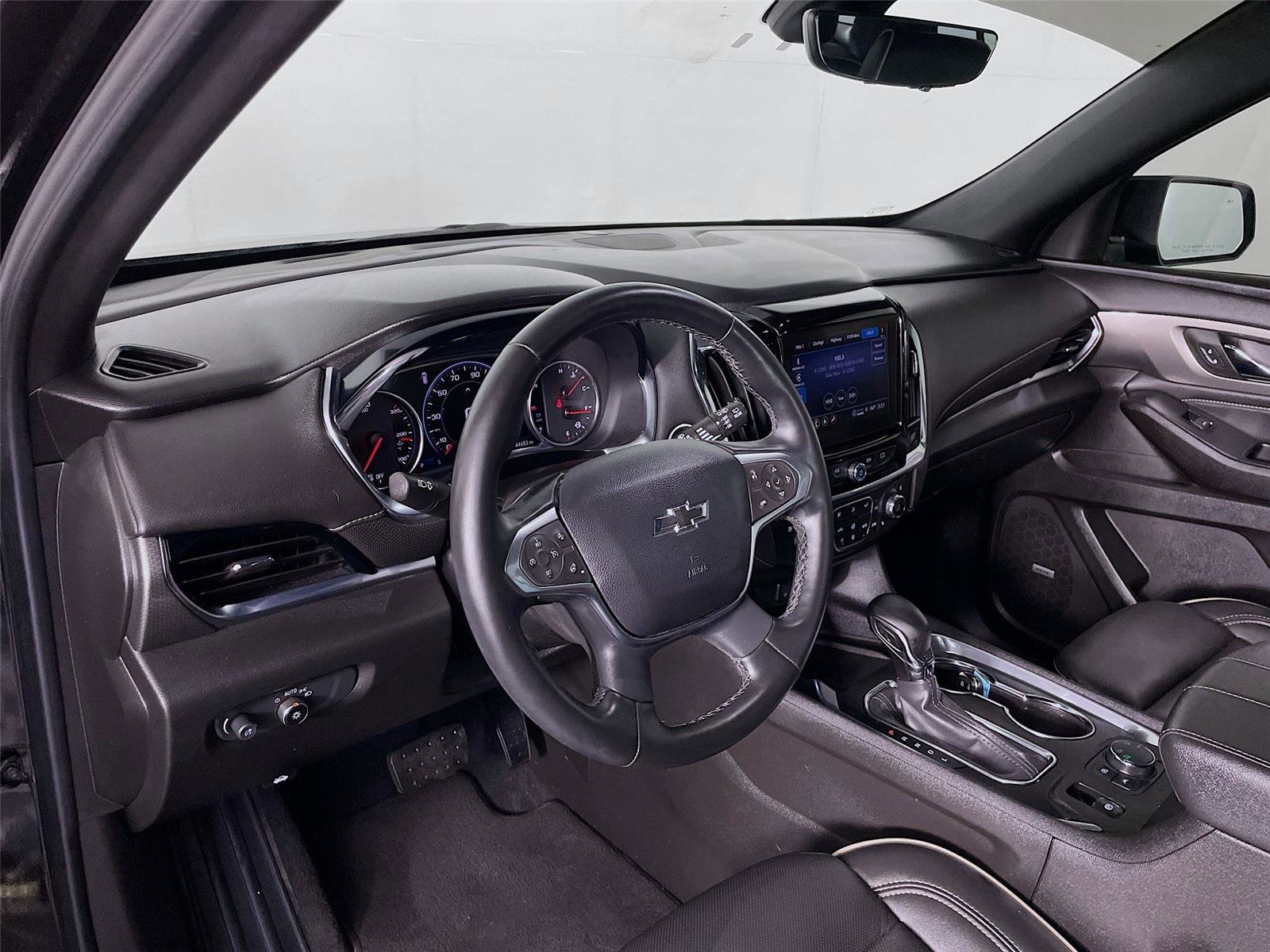 Used 2023 Chevrolet Traverse Premier w/ Redline Edition AWD/4WD image 12