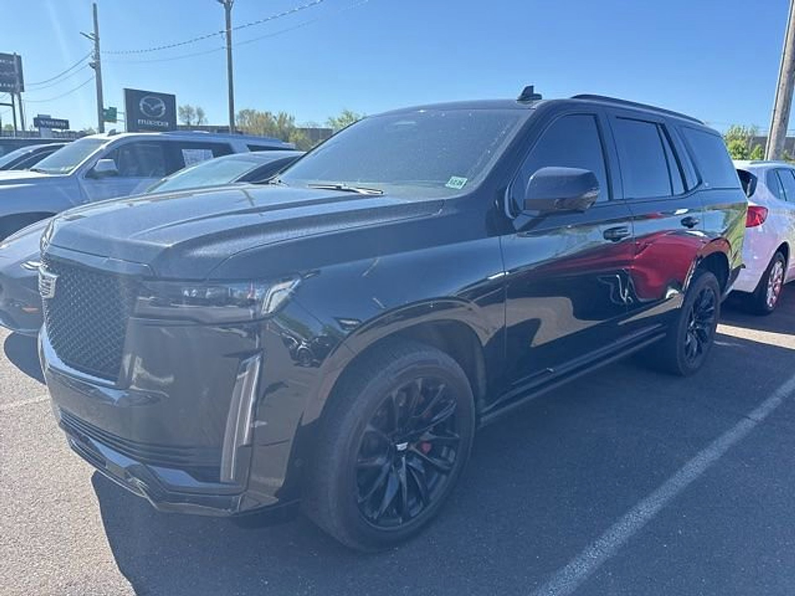 Used 2022 Cadillac Escalade Sport Platinum w/ LPO, ONYX Package AWD/4WD image 4