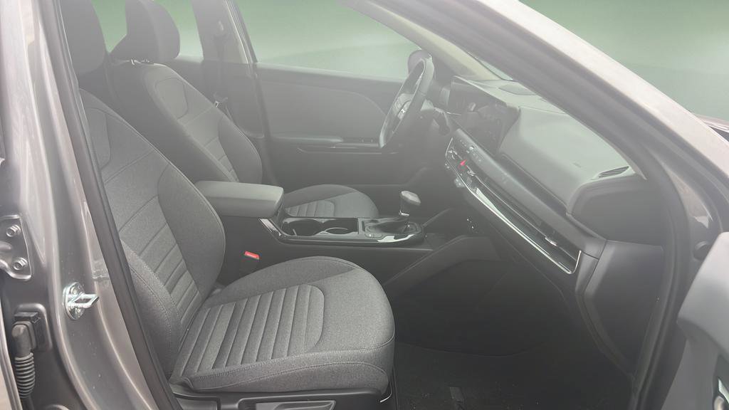 Used 2025 Kia K4 EX image 15