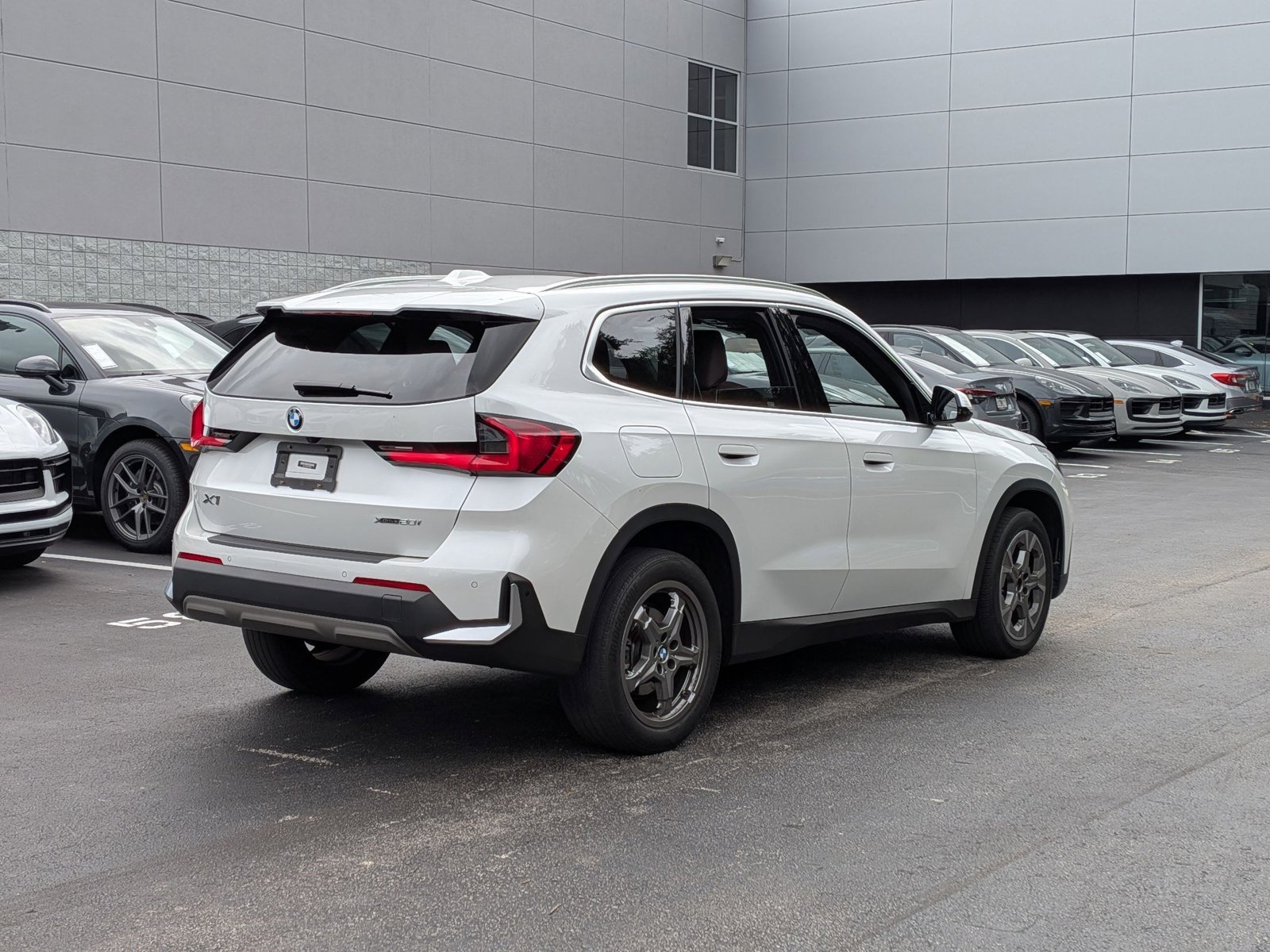 Used 2023 BMW X1 xDrive28i w/ Premium Package AWD/4WD image 7