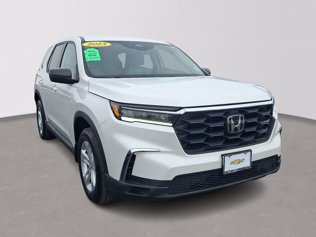 Used 2023 Honda Pilot LX image 3