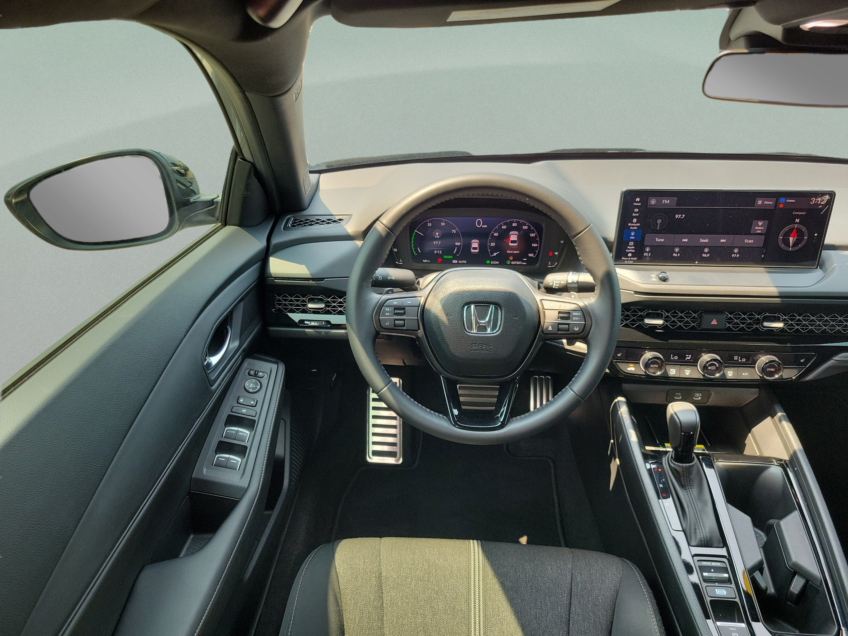 Used 2025 Honda Accord Sport image 5