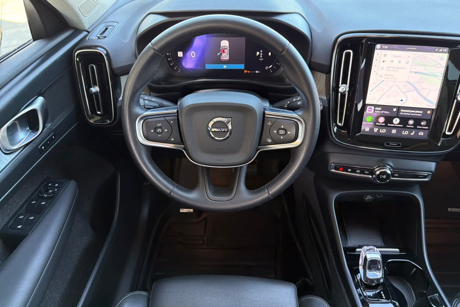 Used 2024 Volvo XC40 B5 Plus AWD/4WD image 15