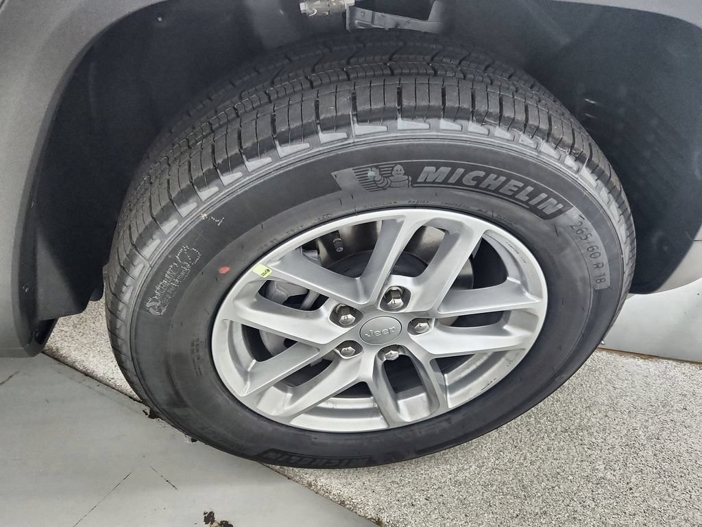 New 2026 Jeep Grand Cherokee Laredo X AWD/4WD image 32