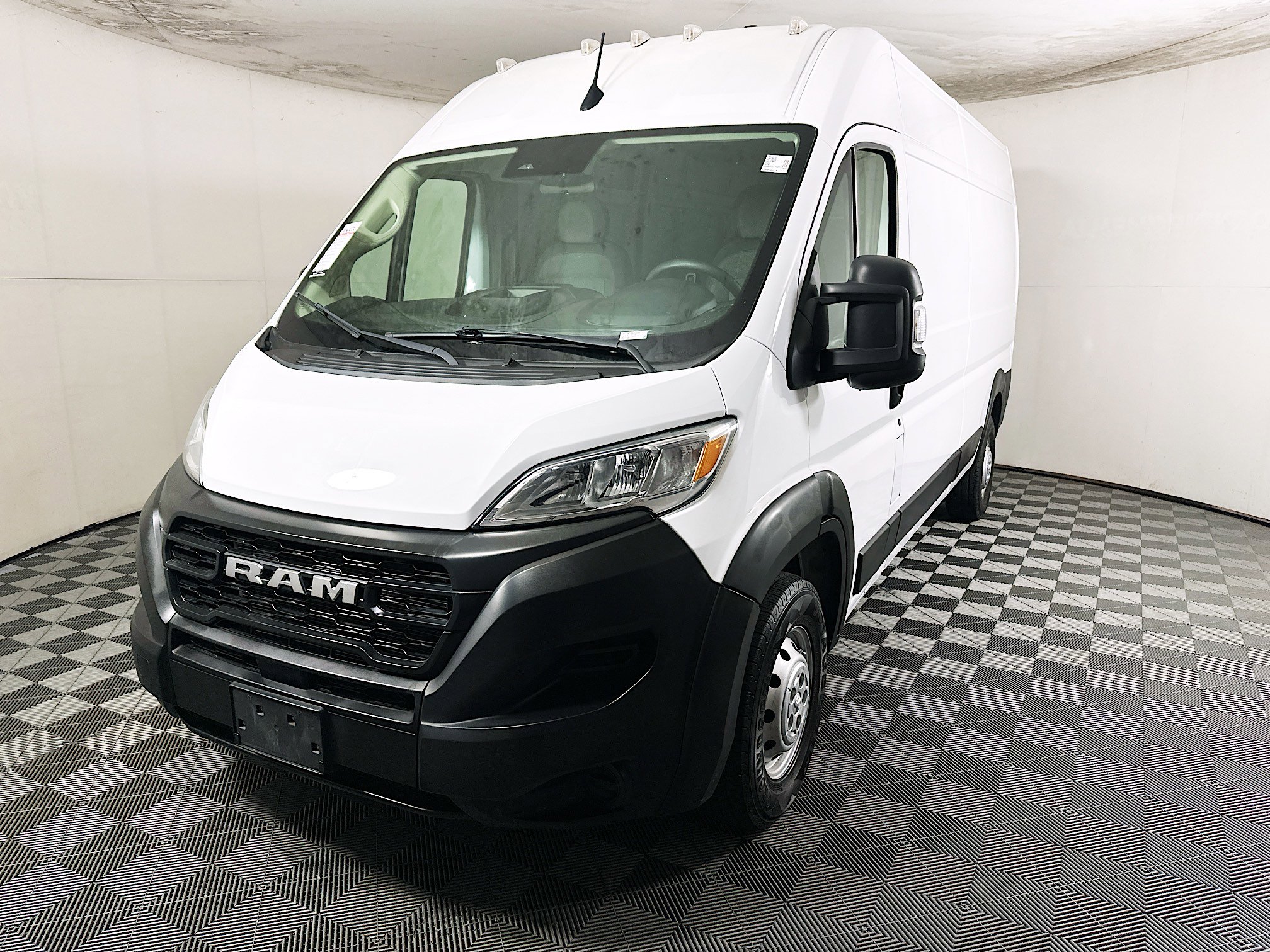 Used 2023 RAM ProMaster 2500 FWD image 7