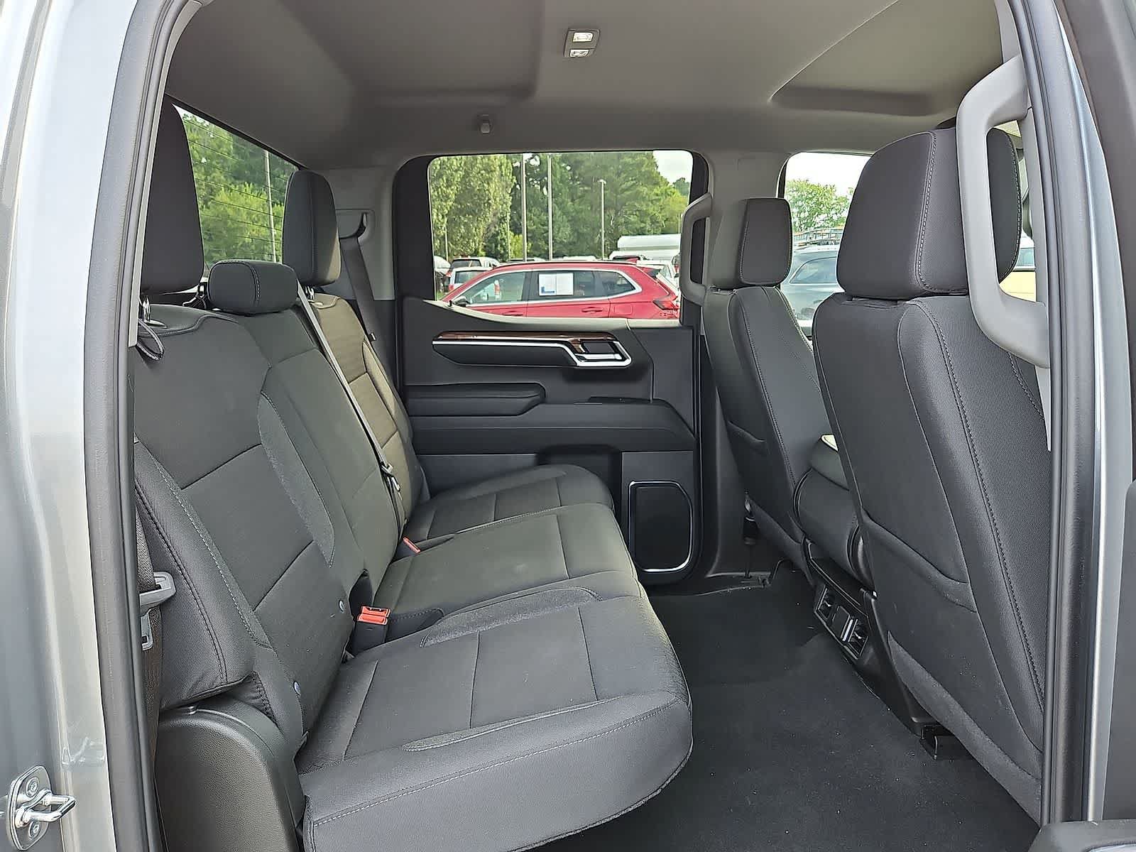 Used 2025 Chevrolet Silverado 1500 LT AWD/4WD image 32