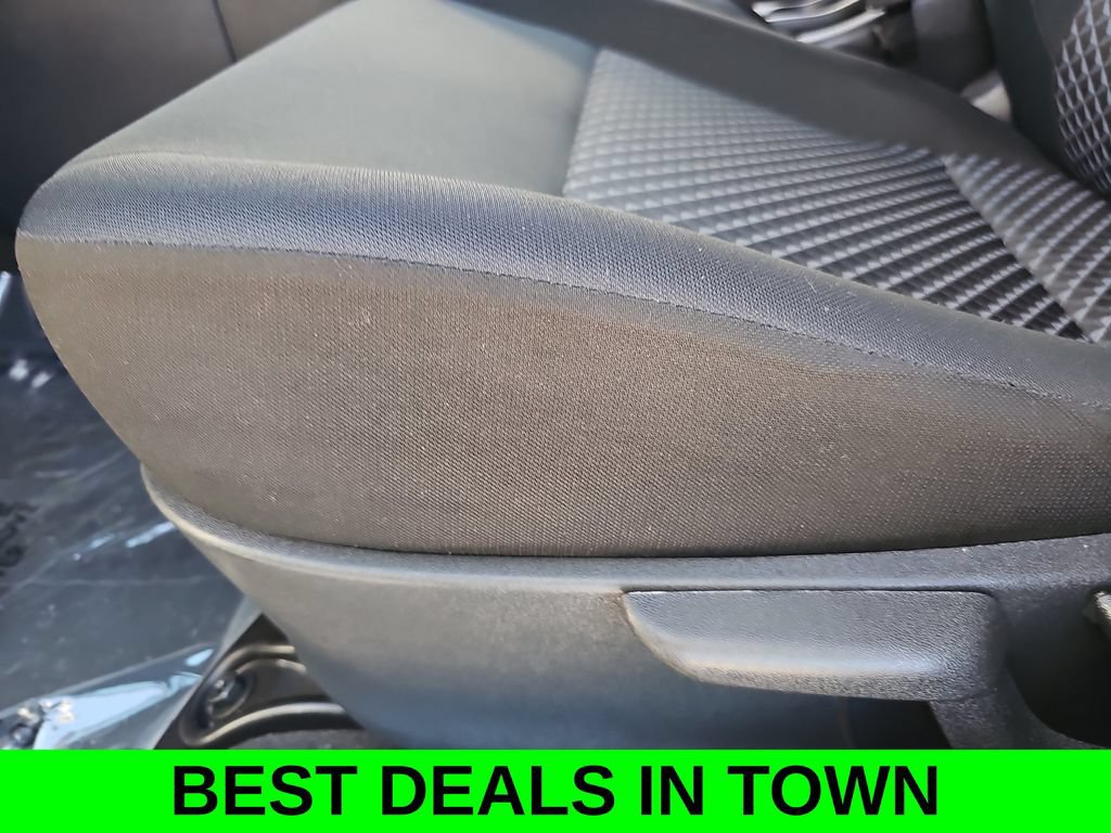 Used 2021 Nissan Versa S FWD image 27