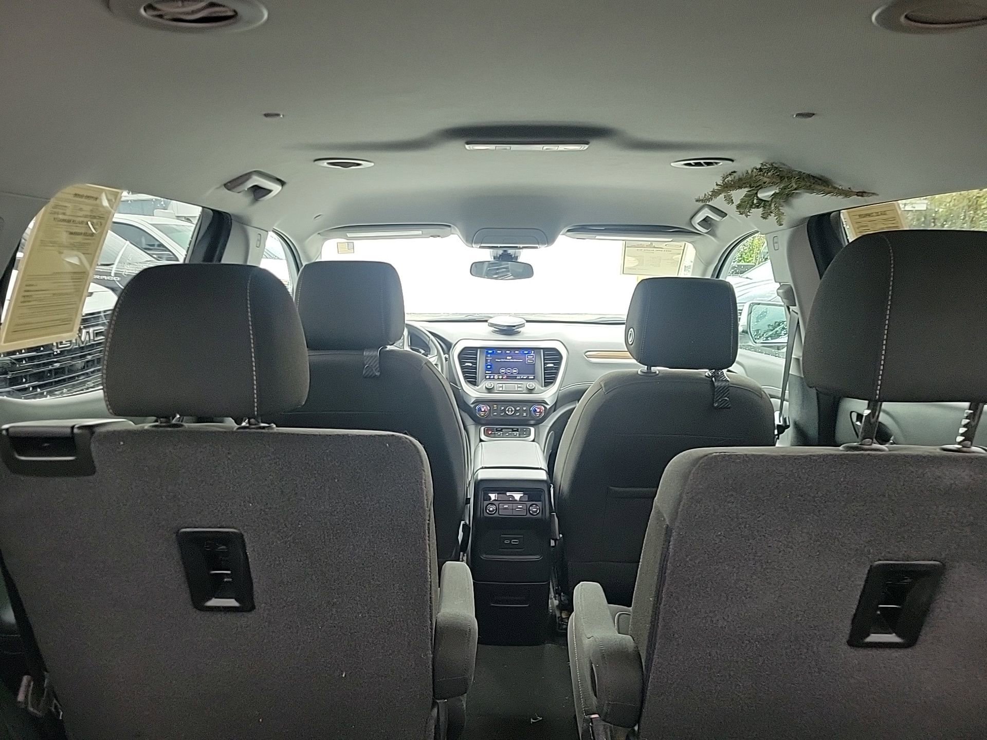 Used 2023 GMC Acadia SLE image 16