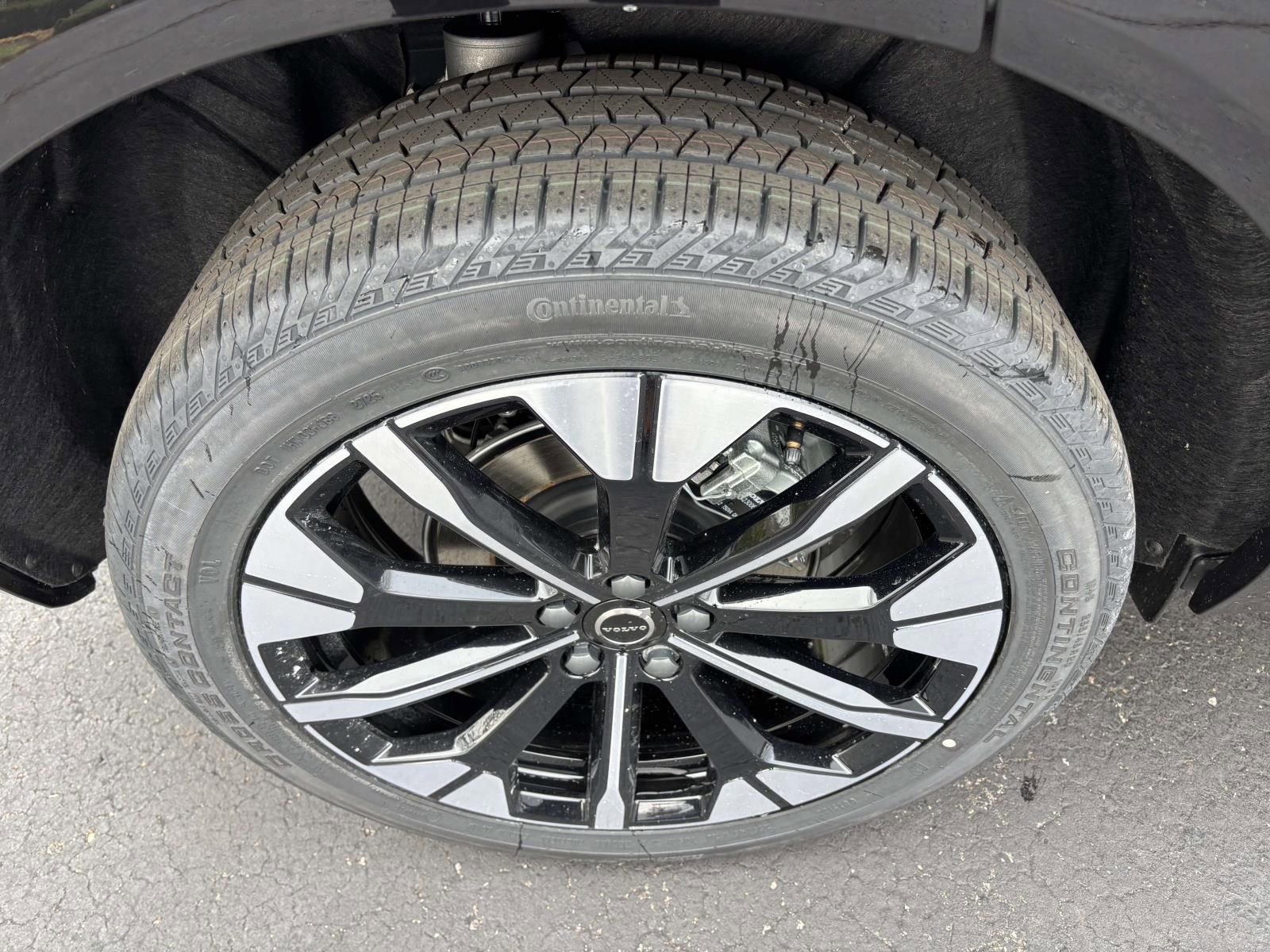 New 2026 Volvo XC60 B5 Plus w/ Protection Package Premier AWD/4WD image 10