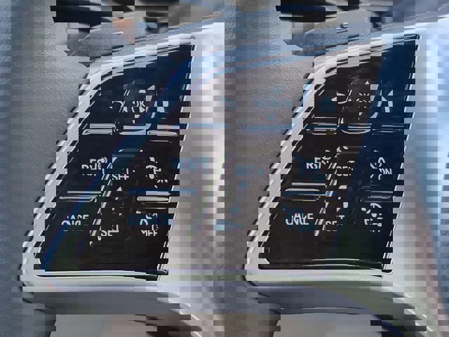 Used 2025 Mercedes-Benz C 300 Sedan image 24