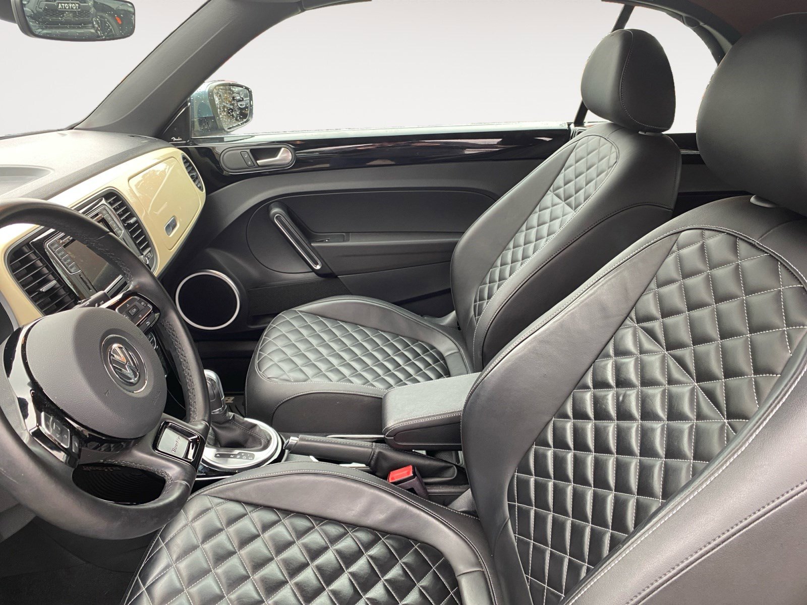Used 2019 Volkswagen Beetle 2.0T Final Edition SEL FWD image 22