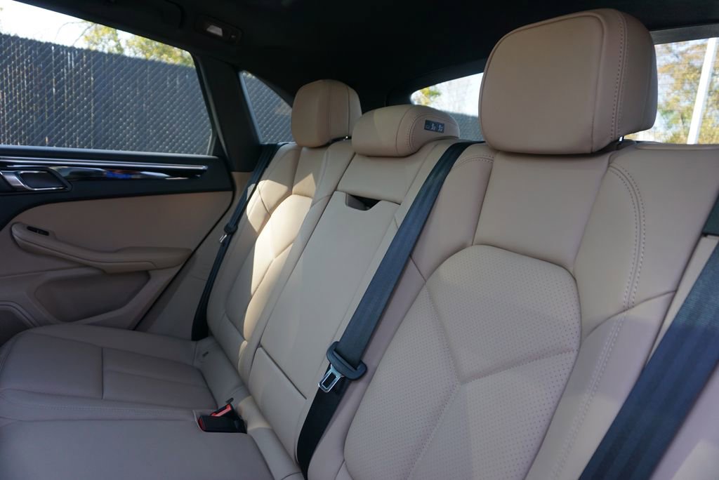 Used 2024 Porsche Macan image 14