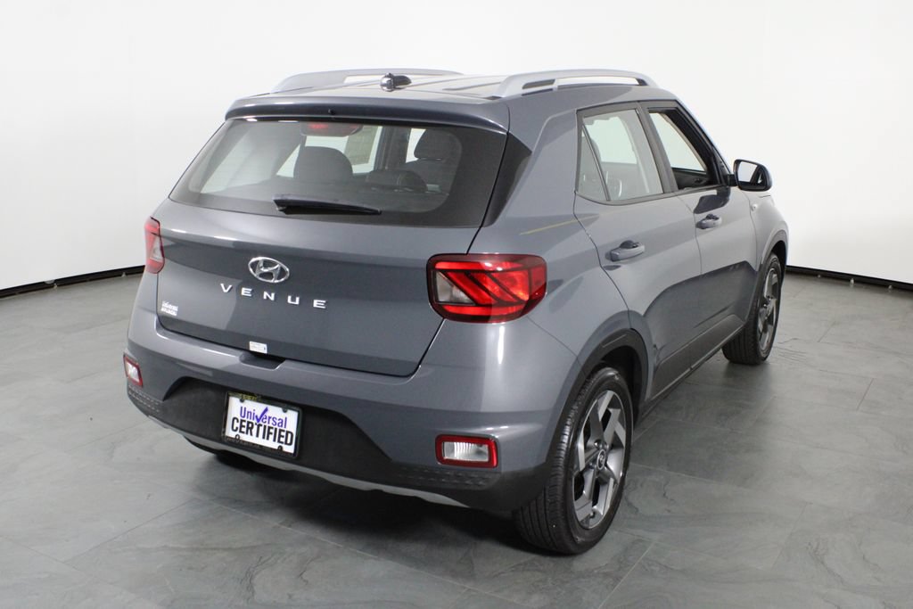 Used 2026 Hyundai Venue SEL FWD image 4