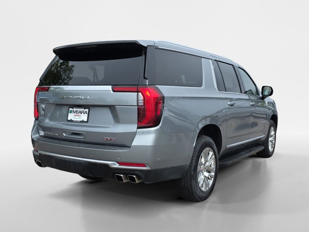Used 2025 GMC Yukon XL Denali AWD/4WD image 5