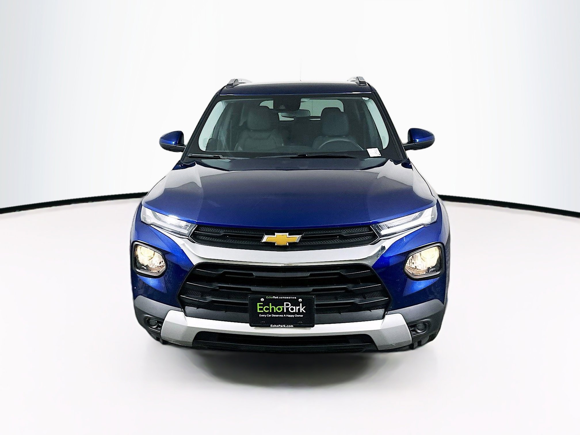 Used 2023 Chevrolet TrailBlazer LT FWD image 2