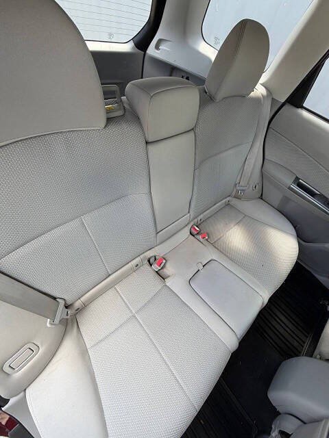 Used 2013 Subaru Forester 2.5X Premium w/ All-Weather Plus Pkg AWD/4WD image 21
