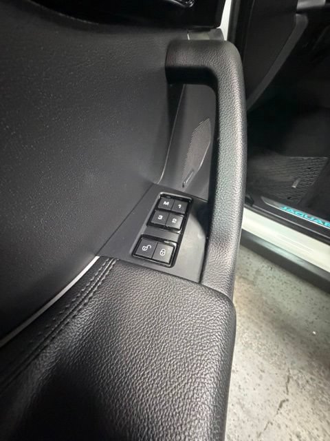 Used 2019 Jaguar F-PACE Premium AWD/4WD image 23