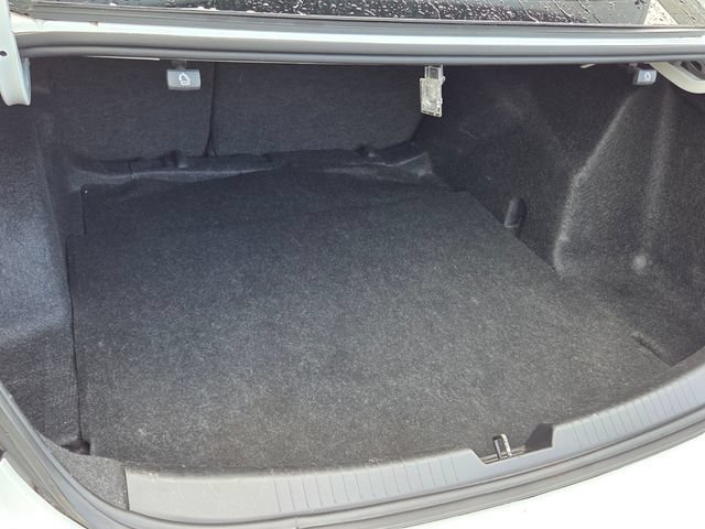 Used 2019 Chevrolet Malibu LT FWD image 13