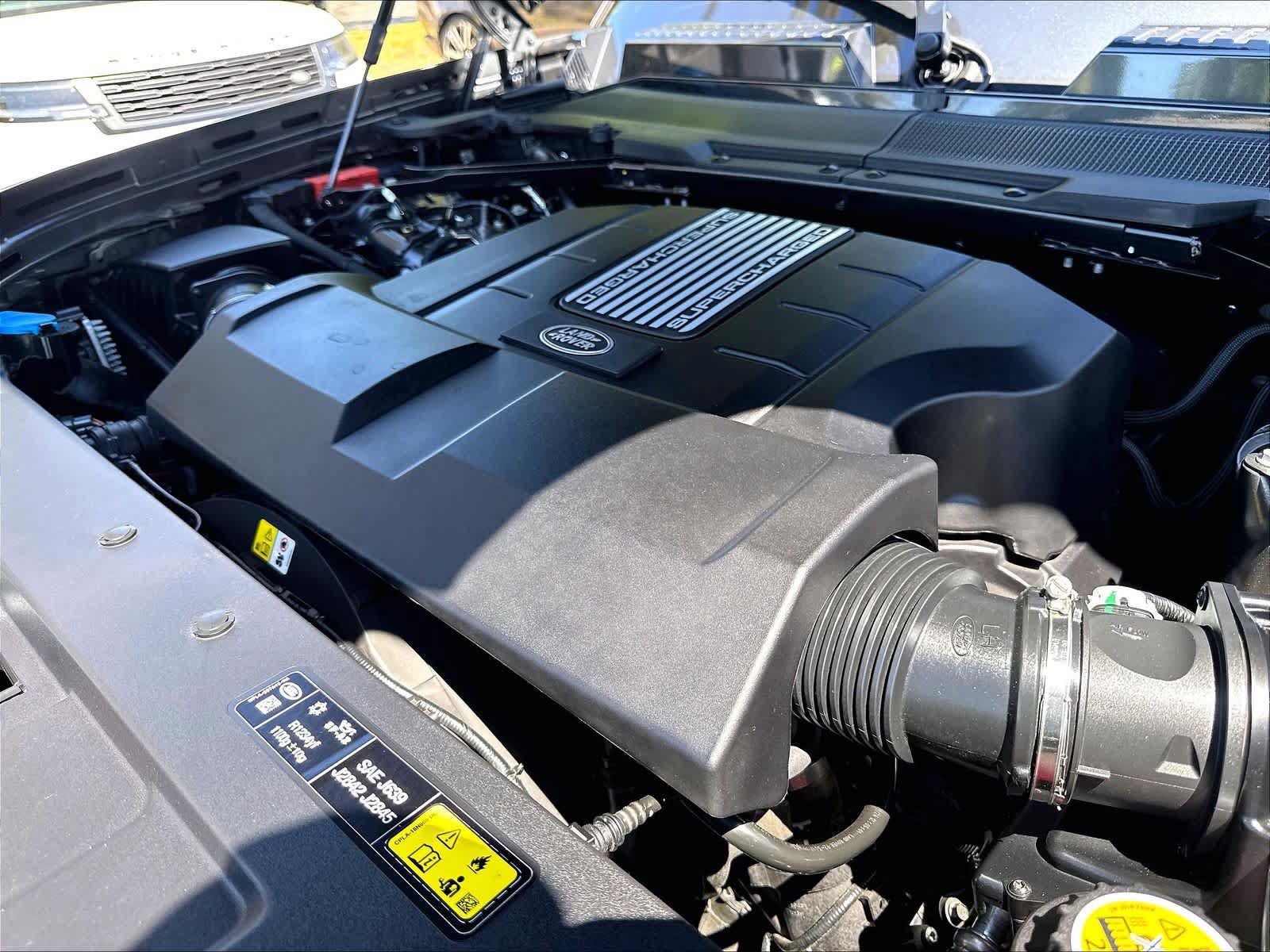 Used 2025 Land Rover Defender 130 V8 AWD/4WD image 32