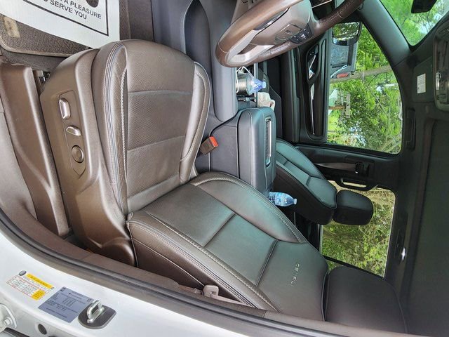 Used 2022 GMC Yukon XL Denali image 9