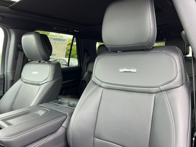 New 2026 Ford Expedition Platinum w/ Stealth Performance Package AWD/4WD image 13