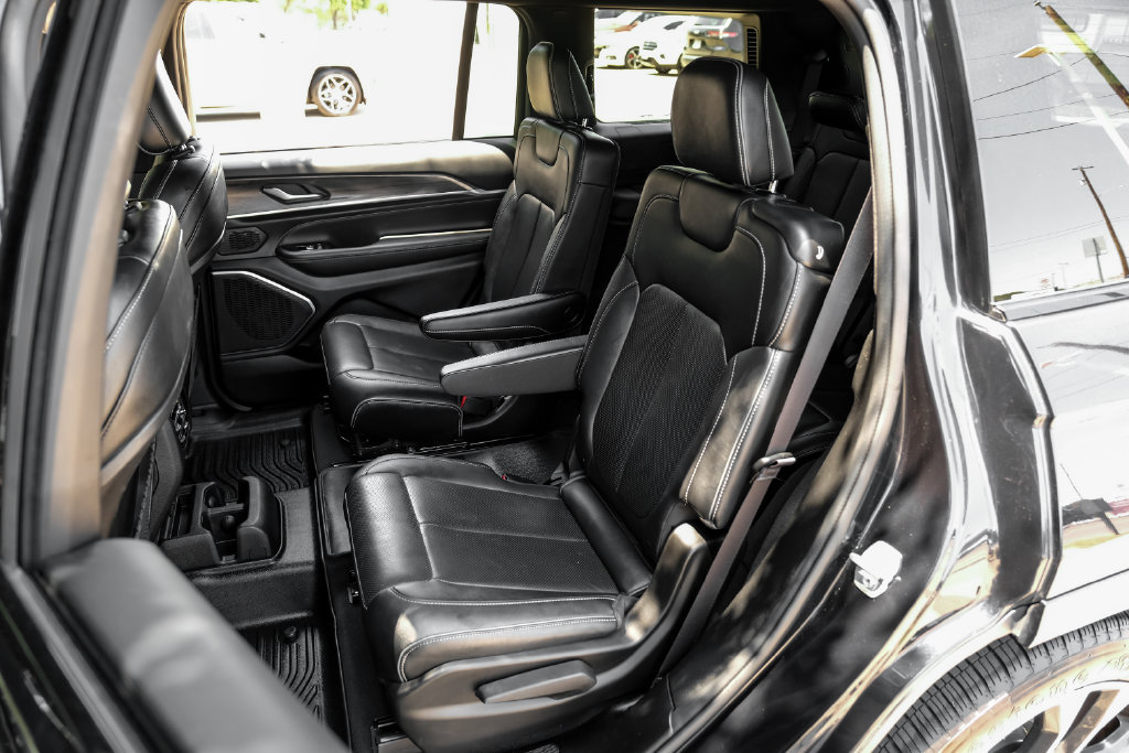Used 2023 Jeep Grand Cherokee L Overland AWD/4WD image 53